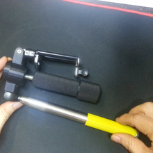 selfie bâton de mise à niveau multifonction la poignée outil le stand smartphone 3d print model - Mito3D