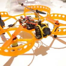 semi conductos micro marco beecheese de v2 juego los vehículos rc pequeño chillido quadrotor quadrocopter quadcopter drone el fpv racer carreras 3d print model - Mito3D