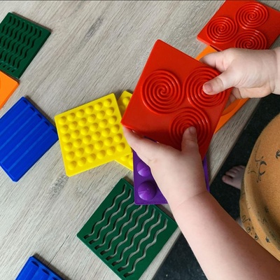 sensoriel carrés jeu jouer bébé jouet sentiment tactile montessori 3d print model - Mito3D