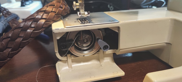 sewing machine retaining ring hook clip bobbin case 3d print model - Mito3D