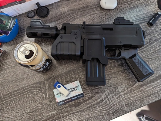 desfibradora autopistol marea oscura 42k pistola cosplay apuntalar 3d print model - Mito3D