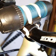 Facile bicyclette lumière titulaire soutien vélo manipuler bar monter Véhicules 3d print model - Mito3D