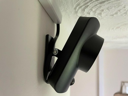 simplisafe intérieur caméra mur monter cameramount Ménage 3d print model - Mito3D