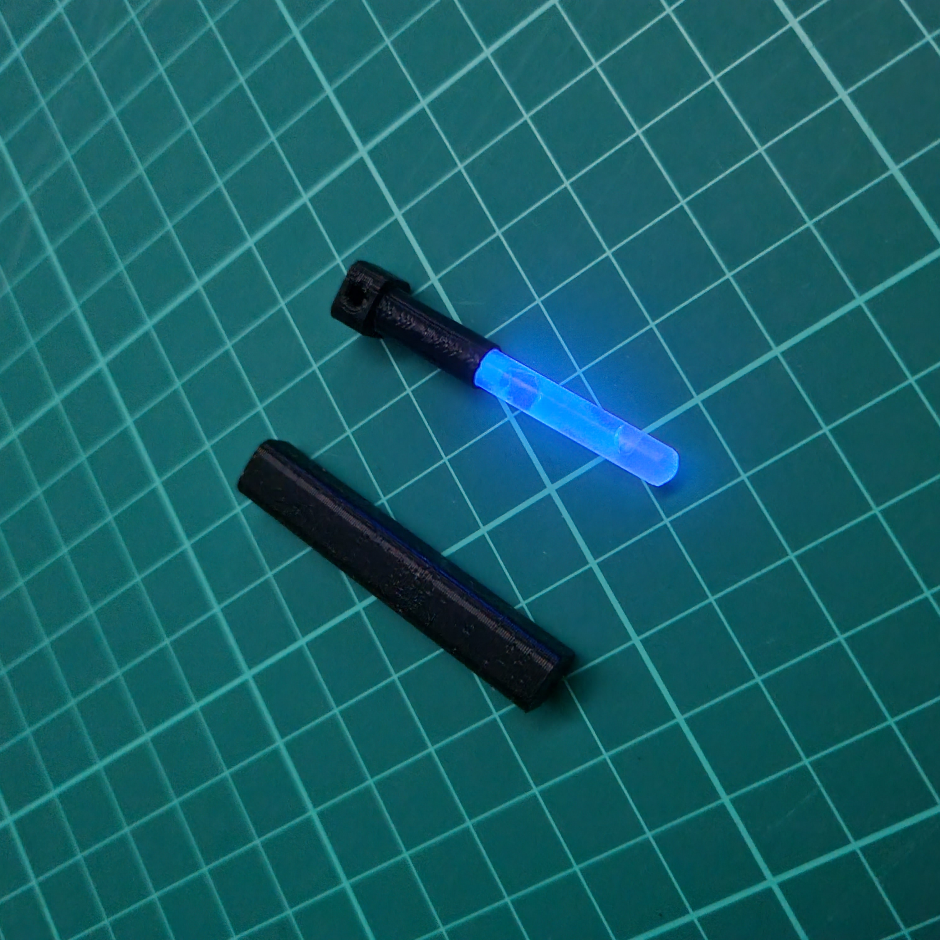 soltero cáscara barra luminosa soporte collar cyalume 3D print model - Mito3D