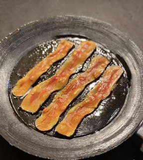 frizzante Bacon frittura padella magnete portachiavi arte 3d print model - Mito3D
