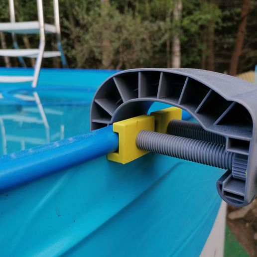 desnatadora soporte acero pared piscina 3D print model - Mito3D