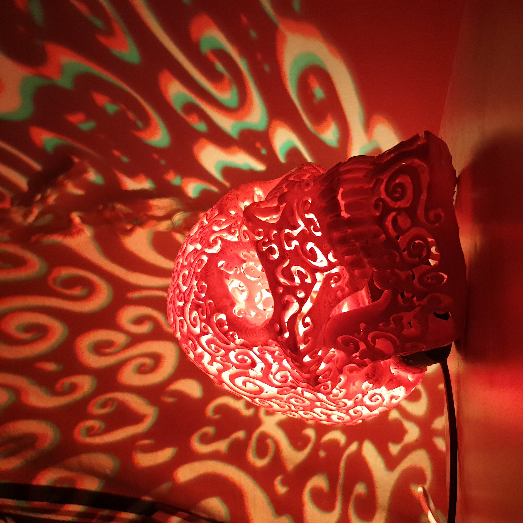 skull lamp filigree light projetion lace ornamental projection 3D print model - Mito3D