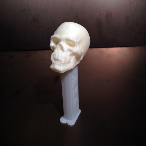 crâne, les dents pointues distributeur de pez topper art analyses des répliques samhain openscad la fête d'halloween capturé veille toussaint 3D print model - Mito3D