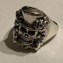 skull signet ring jewelry guns roses 3d print model - Mito3D