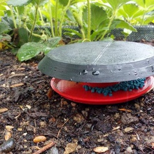 slug chargeur divers mangeoire anti-limaces les limaces 3d print model - Mito3D