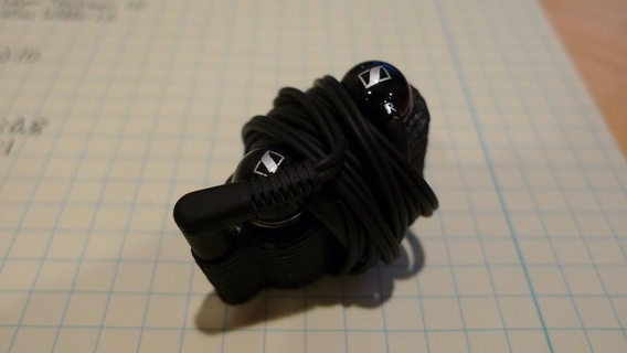 piccolo auricolare avvolgitore 3d print model - Mito3D