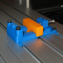 pequeño tornillo de banco 4030 router cnc la herramienta herramientas 3d print model - Mito3D