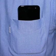 teléfono inteligente en el bolsillo de la abrazadera gadget móvil smartphone camisa 3d print model - Mito3D