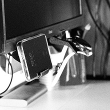 smartphone titolare supporto iiyama tenere controllo gadget per monitor 3d print model - Mito3D
