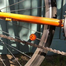 smiley cara bicicleta polvo gorra tapa partes 3d print model - Mito3D