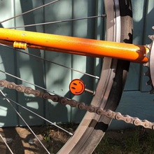 smiley face bicyle pó cap a moda bicicleta rosto poeira pac 3d print model - Mito3D