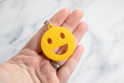 smiley face keychain emoji key chain simple accessory kids cute happy 3d print model - Mito3D