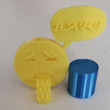 smiley-barf divers miroir de cintre jouet 3d print model - Mito3D