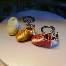 sneakers lacing keychain gadget boot shoe shoes sneaker slipper trinket keyring 3d print model - Mito3D