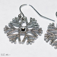 snowflake earrings jewelry 3d print model - Mito3D