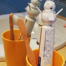 snowman toothpaste dispenser 3d print model - Mito3D