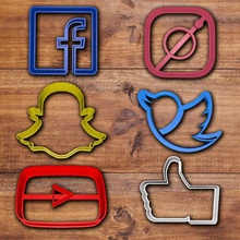las redes sociales cortador de galletas en conjunto casa facebook instagram snapchat twitter como la red social del galleta cooke fondant 3d print model - Mito3D