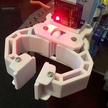 solido mearm remixare robotgeek 9g pinza gadget servo artiglio mano robot robotica 3d print model - Mito3D