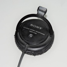 sony mdr-v150 headset bracket - accurate reinforced gadget headphones mdr-150 audio 3d print model - Mito3D