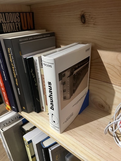 soporte paraca libros biblioteca organizador estante 3d print model - Mito3D