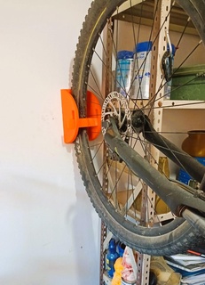 soporte aparado pára bicicleta casa soporte aparado bicicleta Sosten casa 3d print model - Mito3D