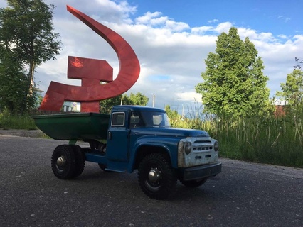 soviet era roadside monument 3d print model - Mito3D
