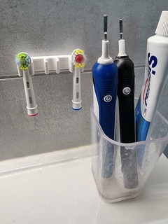 rechange brosse titulaire soutien pinceaux dents salle bains traitement 3d print model - Mito3D