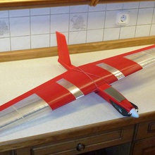 speedy red midi gepfeilten Flügel Spiel Flugzeug Nurflügler rc 3d print model - Mito3D
