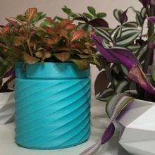 spiralled watering planter - remix outdoor_garden 3d print model - Mito3D