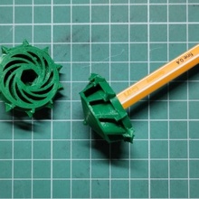 splade lâminas fiação ar gadget brinquedo girar spinner giroscópio lápis lâmina fineliner Stabilo teetotum 3d print model - Mito3D