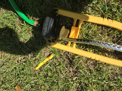 Sprinkler Spitze passt billig Gelb behalten Ort Gras Hof Bewässerung 3d print model - Mito3D