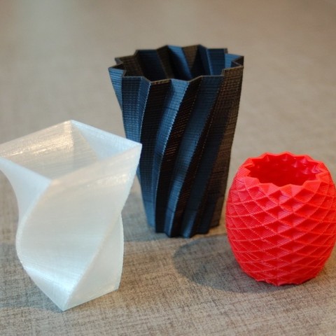 quadratische vase, Tasse, Armband-generator home Dekor twisted swirl shot-Glas pot Pflanzer openscad customizer container Schüssel Kunst 3D print model - Mito3D