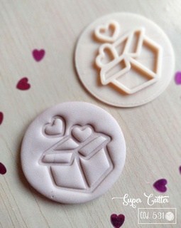 francobollo regalo pacchetto madre giorno taglio foca cookiecutter festa mamma 3d print model - Mito3D
