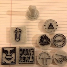 Briefmarken Kunst Kunst-tools stamper Stempel die Kaninchen kilroy illuminati gotem frodo clippy Kreis-Spiel andre 3d print model - Mito3D