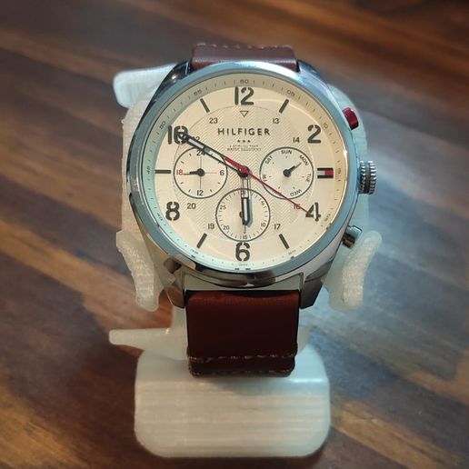 supporter regarder gadget soutien cabine l'horloge montres base conception inclination élastique bande banni eslastica 3D print model - Mito3D