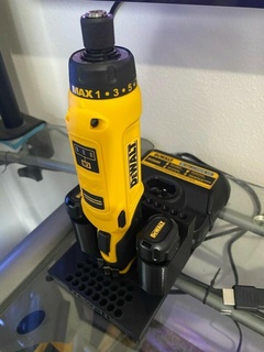 standing dewalt screwdriver holder tools diy maker 3d print model - Mito3D