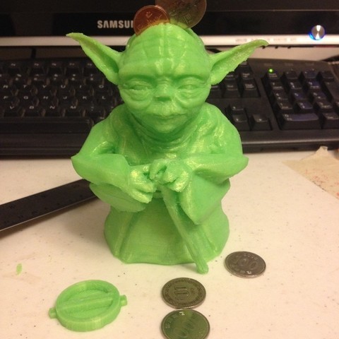 debout yoda figure tirelire la maison jedi de l'argent star wars les conteneurs 3D print model - Mito3D