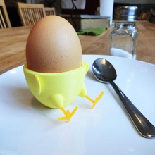 standing-sitting chick egg cup smooth surface home 3d print model - Mito3D