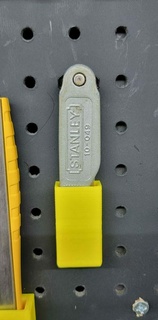 Stanley 10 049 bolso faca pegboard monte Ferramentas lâmina cortador estaca borda navalha ferramenta 3d print model - Mito3D