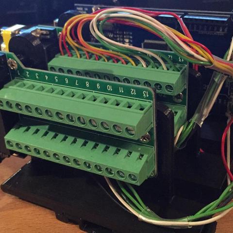 sub 25 scheda di montaggio su guida din strumento titolare cablaggio connessione connettore il lampone arduino mpcnc 3D print model - Mito3D