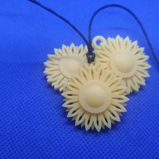 tournesol charme fleur pendentif attente rapide impression 3D print model - Mito3D