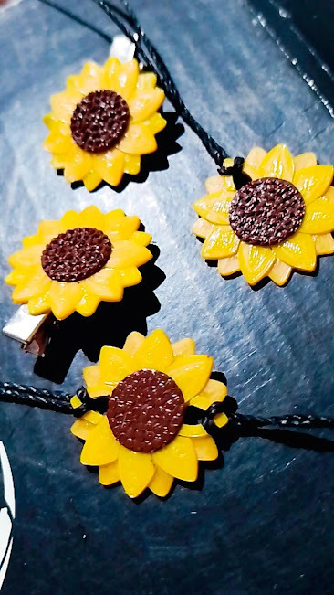 sunflower pins charms flower shrek spring 3D print model - Mito3D