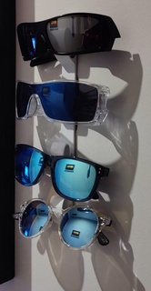 oculos escuros parede suporte sol soporte aparado gafas Sol 3d print model - Mito3D