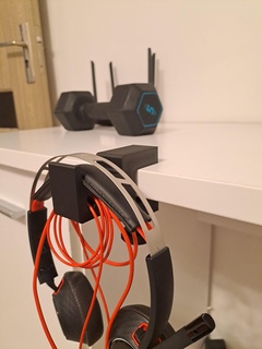 soutien écouteurs supporter câbles table serrer 3d print model - Mito3D