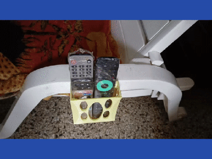 suporte controlo remoto controles colocada coberta cadeira salão braço controle 3d print model - Mito3D